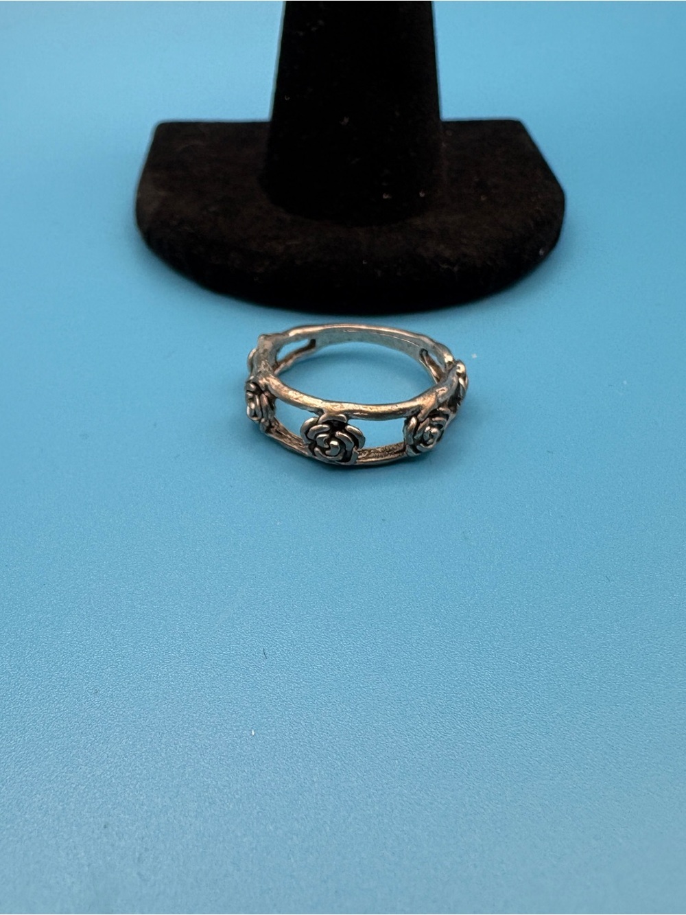 Rose Pattern Band Ring - - Picture 5 of 8